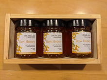 Load image into Gallery viewer, Highland Urban Farm Honey Tasting Gift Box